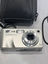 HP Photosmart M415 Digital Camera, USB Cable,  Carrying Case a 