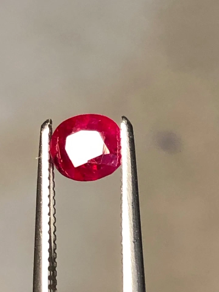 0.85 Ct Vivid Red Pigeon Blood Ruby from Afghanistan | Natural Loose Gemstone - Image 4 of 4