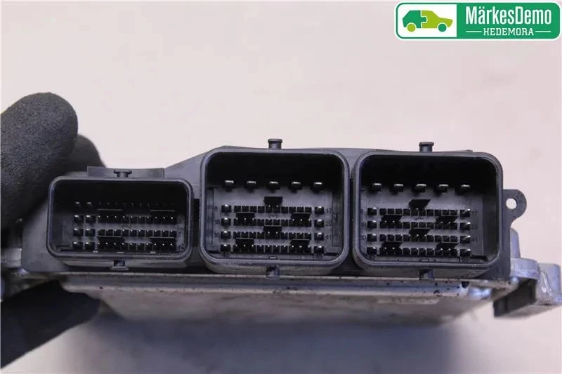 Centralina motore originale (ECU) CITROËN C5 III Break (RW_) 2013 - Immagine 2 di 3