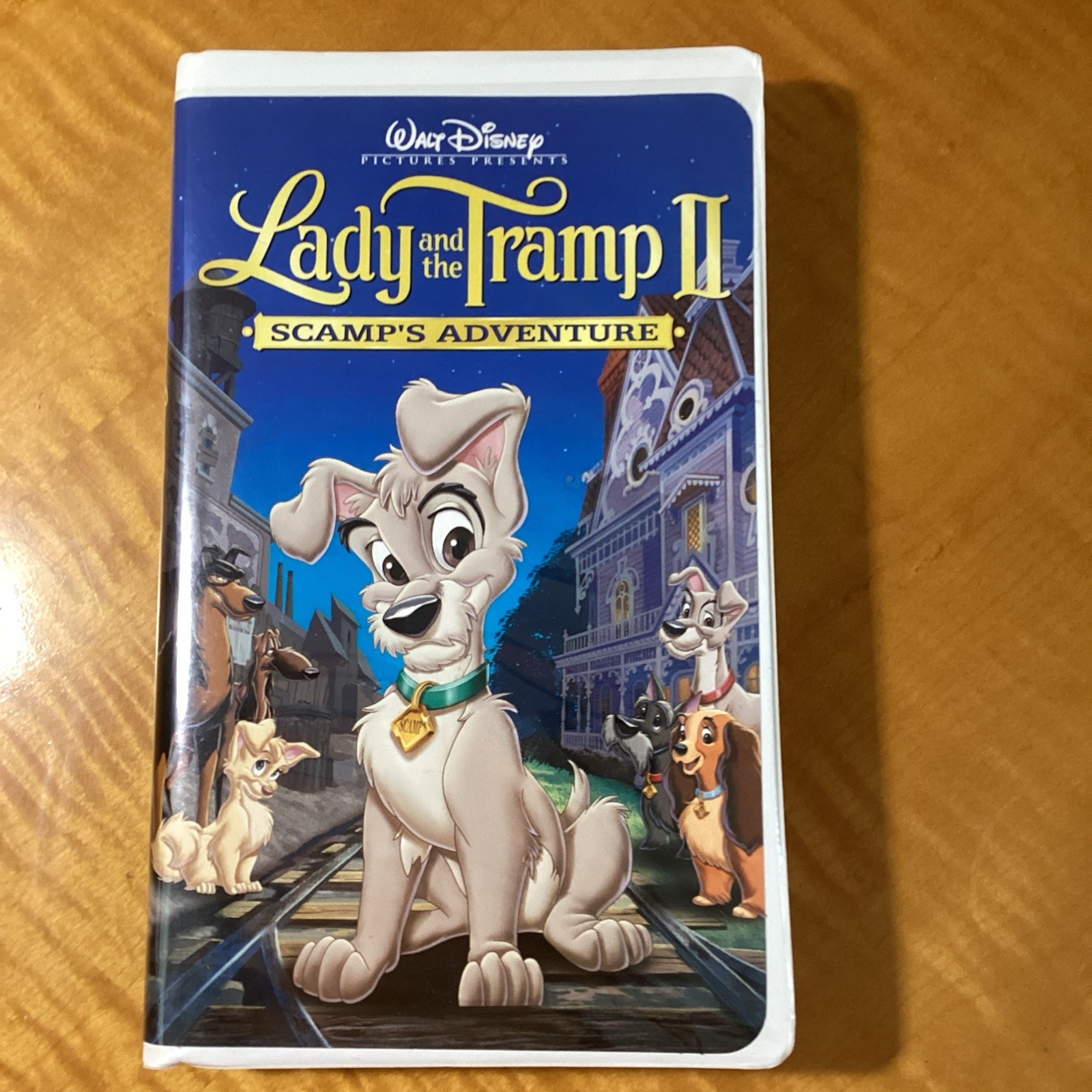 Lady and the Tramp 2 Scamps Adventure 2001 Clamshell VHS Walt Disney