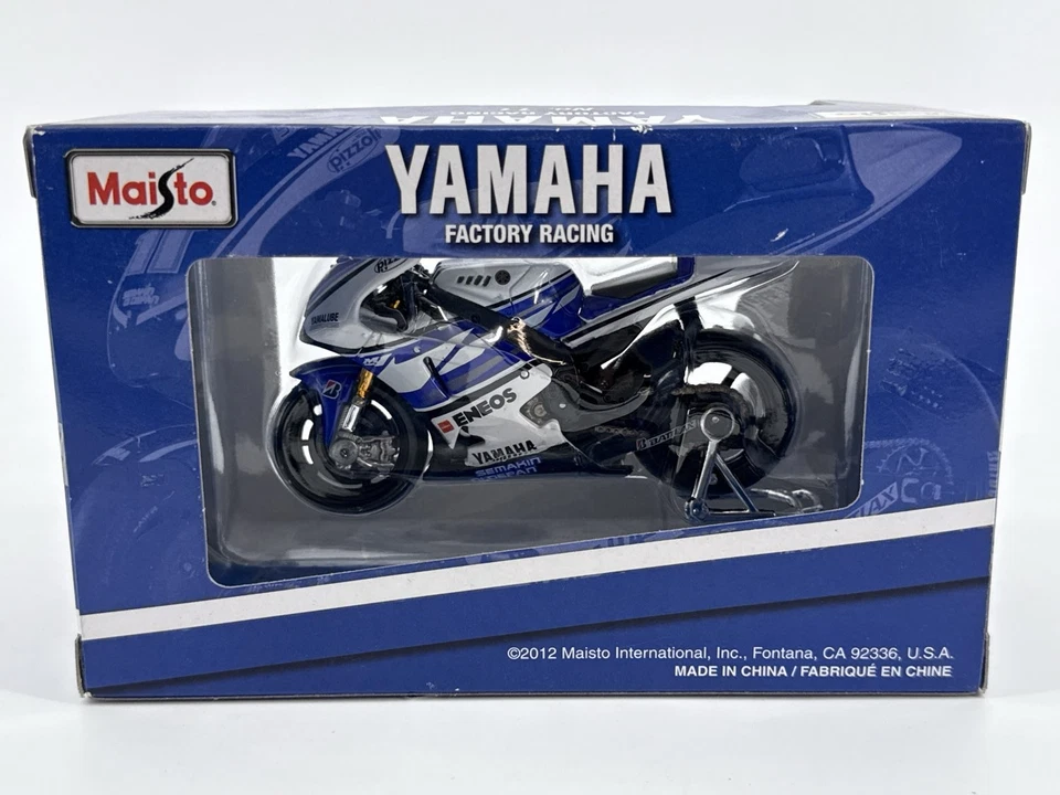Maisto Yamaha Factory Racing No. 11 Ben Spies 1:18 Die-Cast Motorcycle (2012) - Image 4 of 4