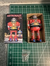 Wind up walking Astronaut ms650 Red