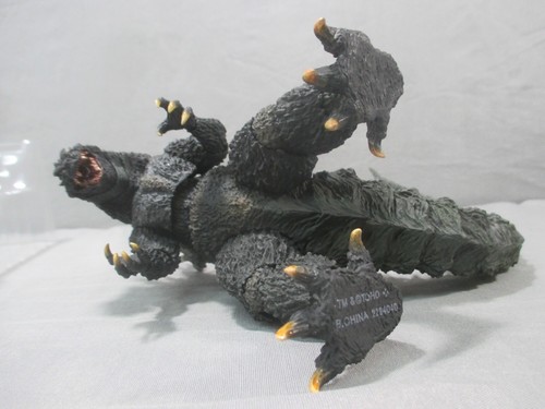 S.H. Monsterarts GODZILLA 2000 MILLENNIUM colore speciale Ver. Bandai 2012 - Foto 7 di 14