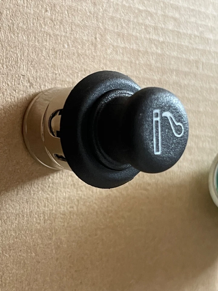 兰博基尼暗黑破坏神点烟器 — 第 2/4 张图片