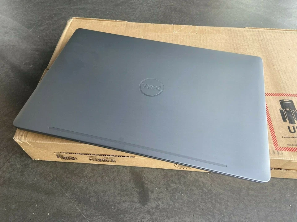 Laptop Dell Precision 3541 Core i7 9850H 16GB RAM 1TB SSD FHD NVidia Quadro P620 - Bild 3 von 4