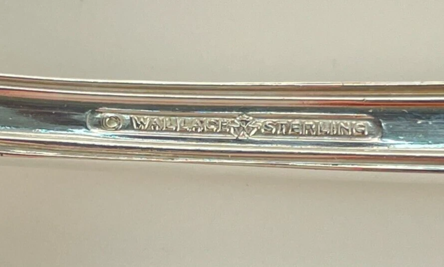 Tenedor de cena verdadero Wallace French Regency de plata esterlina - 7 3/4" - sin monograma Foto 3 de 3