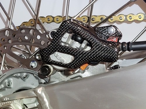LIGHTSPEED REAR CALIPER/DISK GUARD SET, YAMAHA FACTORY SPEC, YZ450F 2020-2025 - Picture 7 of 17