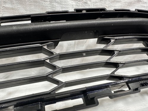 2015 2016 Chevrolet Cruze front bumper lower grill 95405349 OEM - Picture 8 of 10