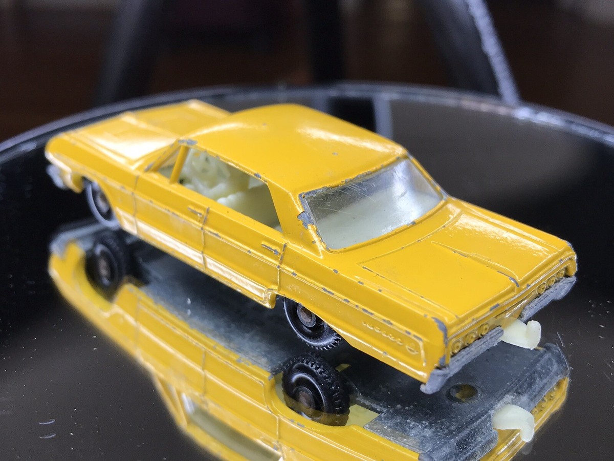 ミニカー MATCHBOX No.20 CHEVROLET IMPALA TAXI s-l1200.jpg