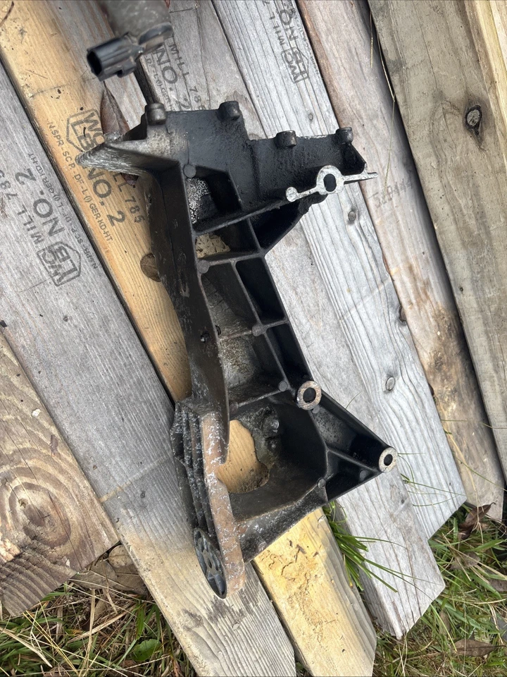 Ford Ranger 2.3L Alternator / Power Steering Bracket (1995–1997) - Image 3 of 4