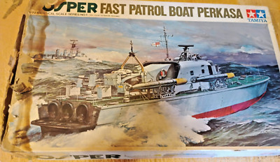 Vintage Tamiya 1/72 Vosper Fast Patrol Boat Kit 7201 Open box, parts in bags.