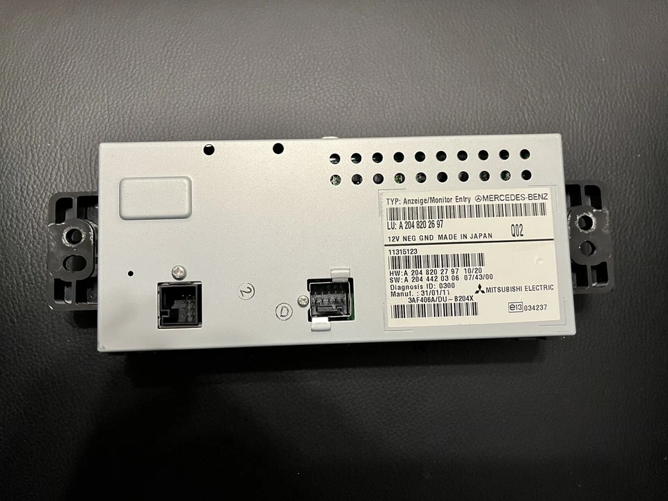 Mercedes Benz GLK350 2011 Display Screen - Image 4 of 4