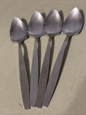 Set of 4 vintage Grapefruit Spoons Stainless Steel Serrated Edge Made in Taiwan