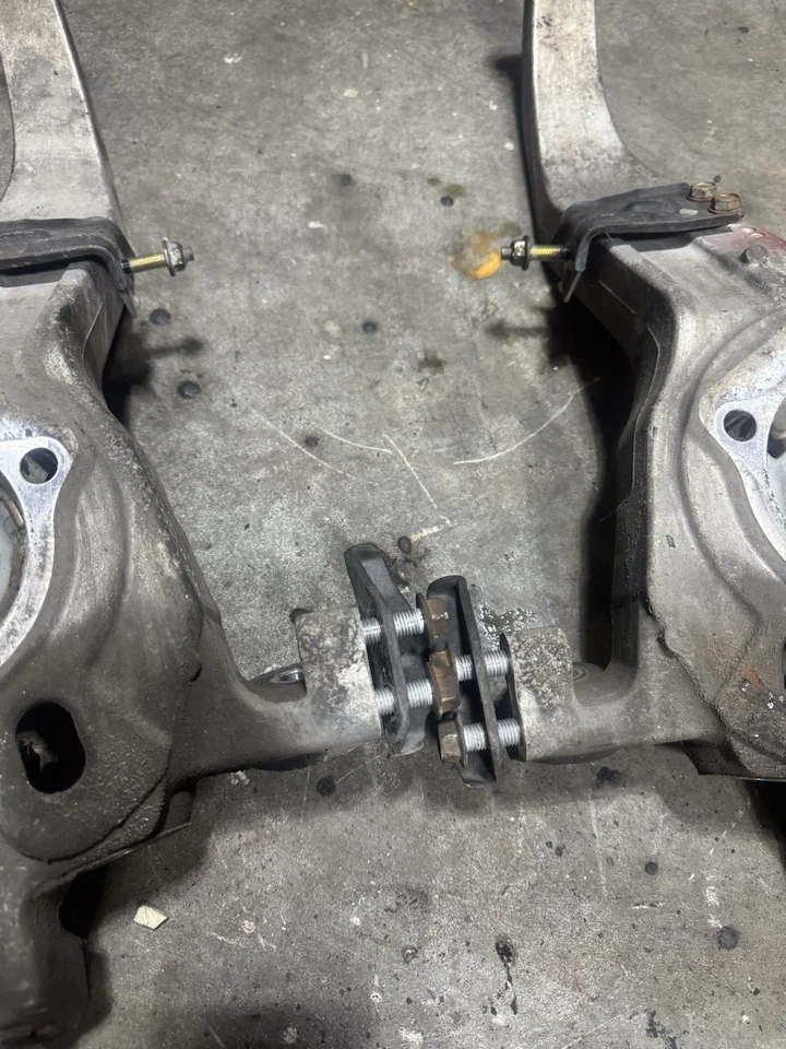 Husillos/bujes/nudillos Nissan 350z OEM Foto 2 de 4