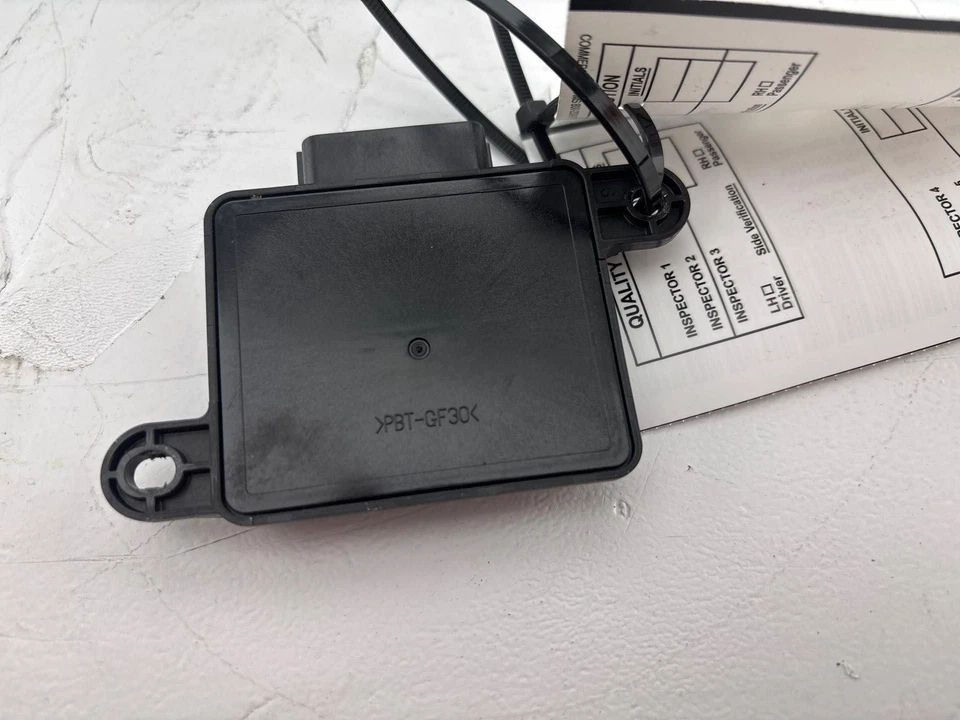 Infiniti Q50 2016-2019 asiento delantero derecho ocupante sensor módulo de control OEM Foto 3 de 4