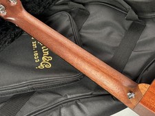 Martin 000C JR-10 Acoustic Bass Guitar Fret Wear Neck Straight