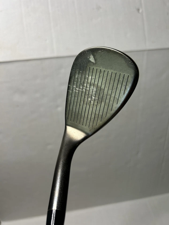Cuña Solus 60° Lob Gap 420 CS Suela Corte Media Luna Acero 36" Acabado Gunmetal Foto 3 de 4