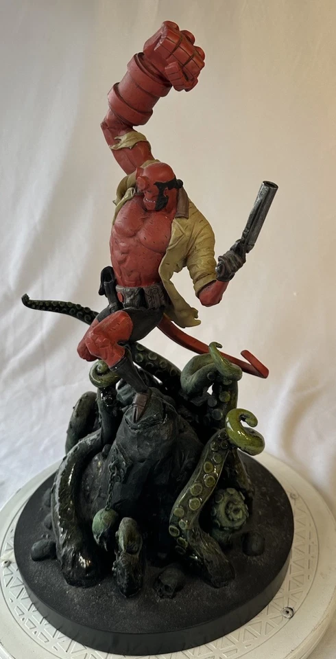 Escultura Bowen Hellboy 14" firmada por Randy Bowen y Mike Mignola #45/2000 Foto 3 de 4