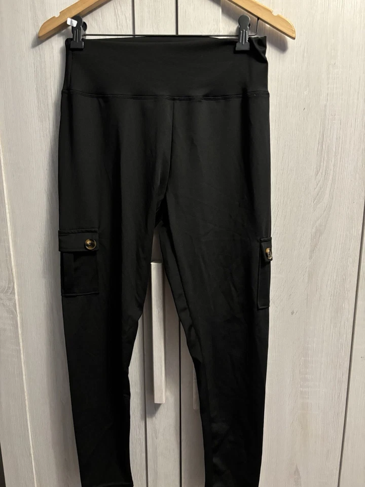 Women’s Black Cargo Leggings Stretch Pockets Button Detail Yoga Size L - Image 2 of 4