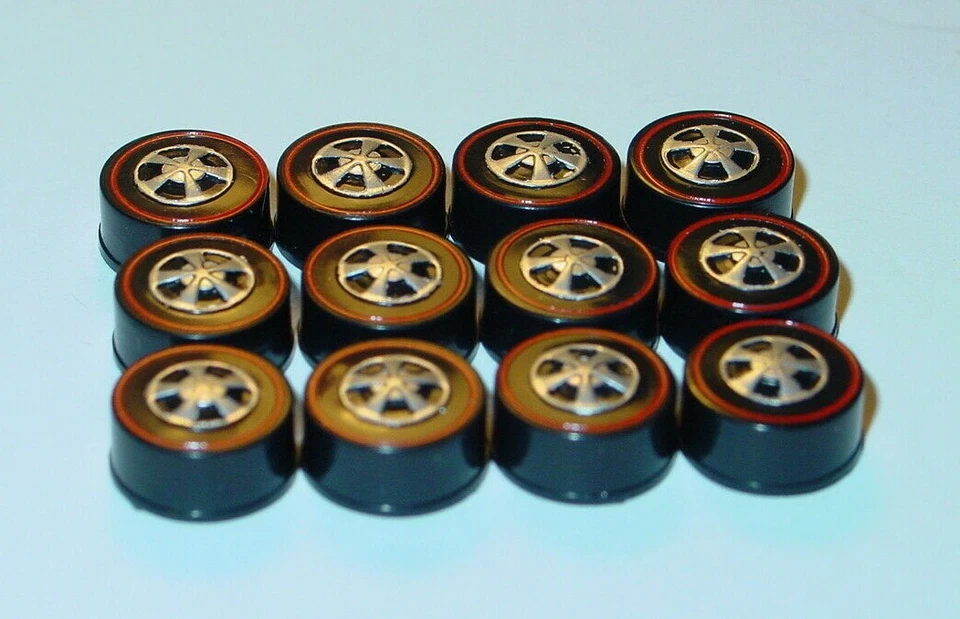 Hot Wheels Redline Red Line NEUMÁTICO RUEDA EE. UU. Lote de 12 Estilo Rodamiento MEDIANO - ¡NUEVO!  Foto 2 de 2