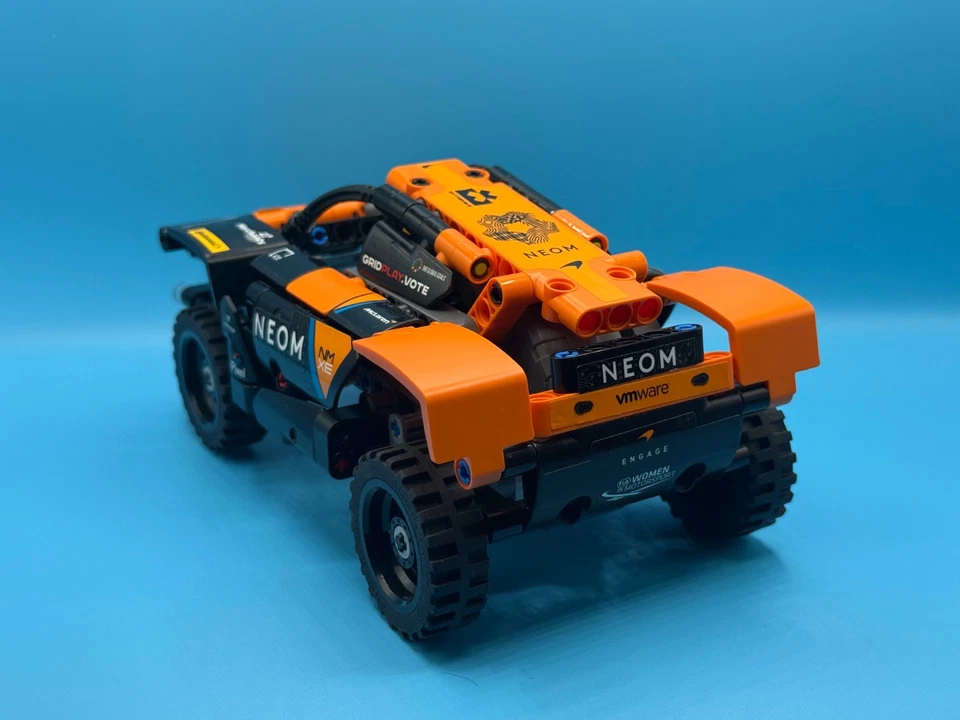 LEGO Technic 42166 NEOM McLaren Extreme E Race Car, photo 4 sur 5