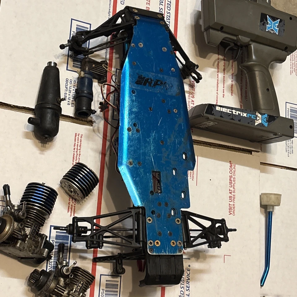 Team Associated RC10GT Blue Aluminum Parts Chassis - Image 2 of 4