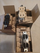 Leviton New Receptacles / Outlets Lot Of 29 15 Amp Flush Duplex Brown Ivory