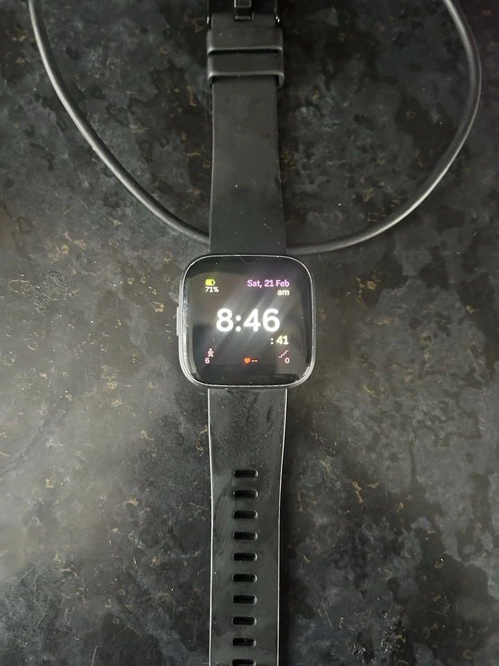 Fitbit Versa 2, photo 3 of 5