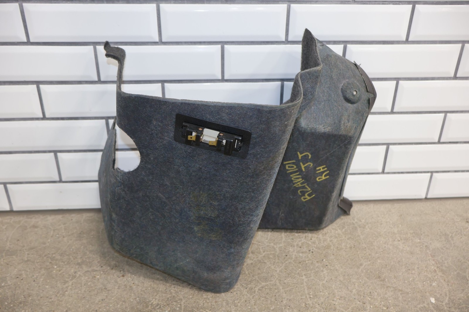 99-03 Aston Martin DB7 Vantage V12 Rear Interior Trunk Carpet Cleanout (Gray)