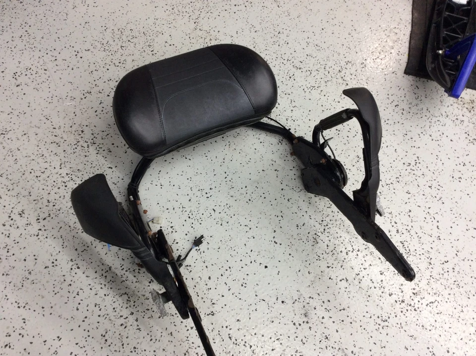 Polaris 2003 Used OEM Complete Backrest Passenger 2-Up  CLASSIC 600 Gen 2 OEM - Image 2 of 4