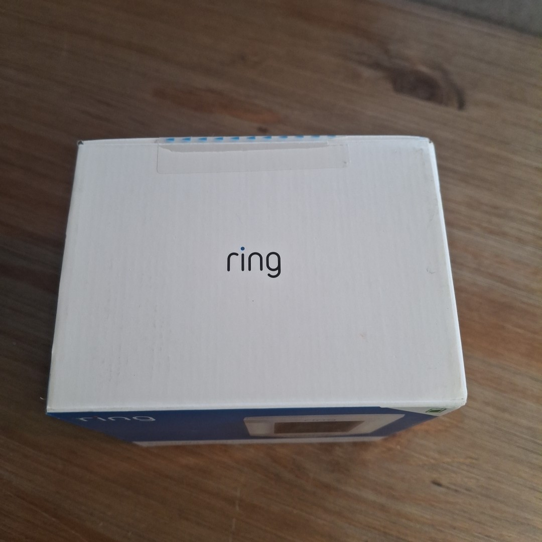 Ring Spotlight Cam Plus Outdoor Indoor Wireless 1080p Battery Camera 2