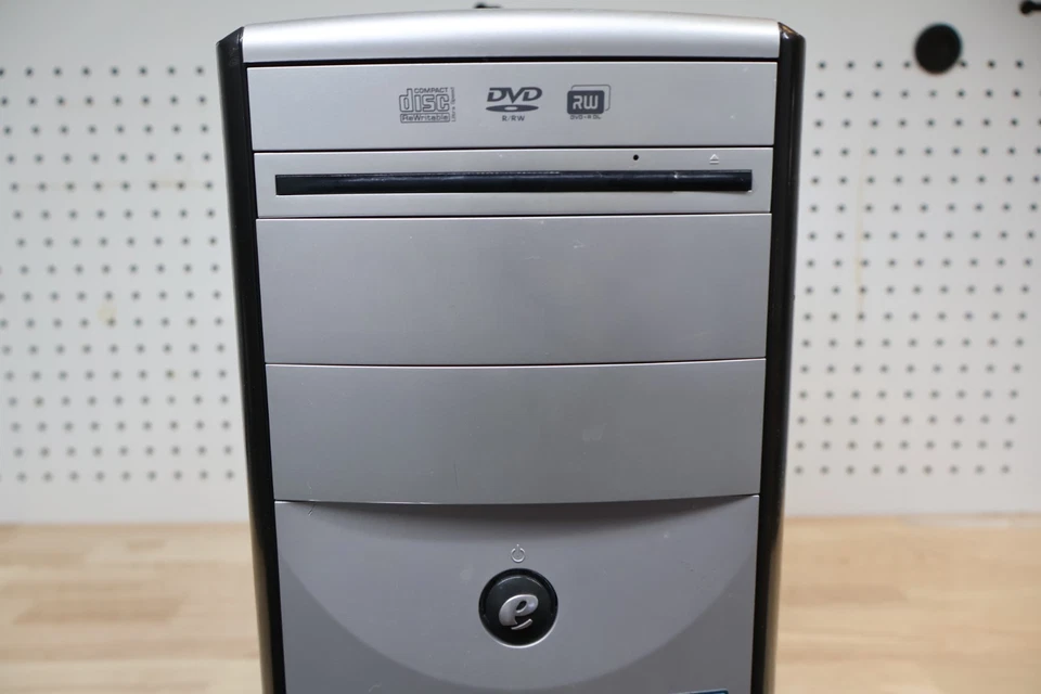 Nice Used eMachines T3524 Desktop Computer Intel Pentium D - Sleeper Case USA - Image 2 of 4