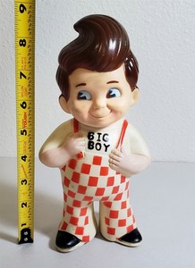 C-93 VINTAGE 1973 MARRIOTT CORPORATION BOB'S BIG BOY VINYL RUBBER COIN BANK!