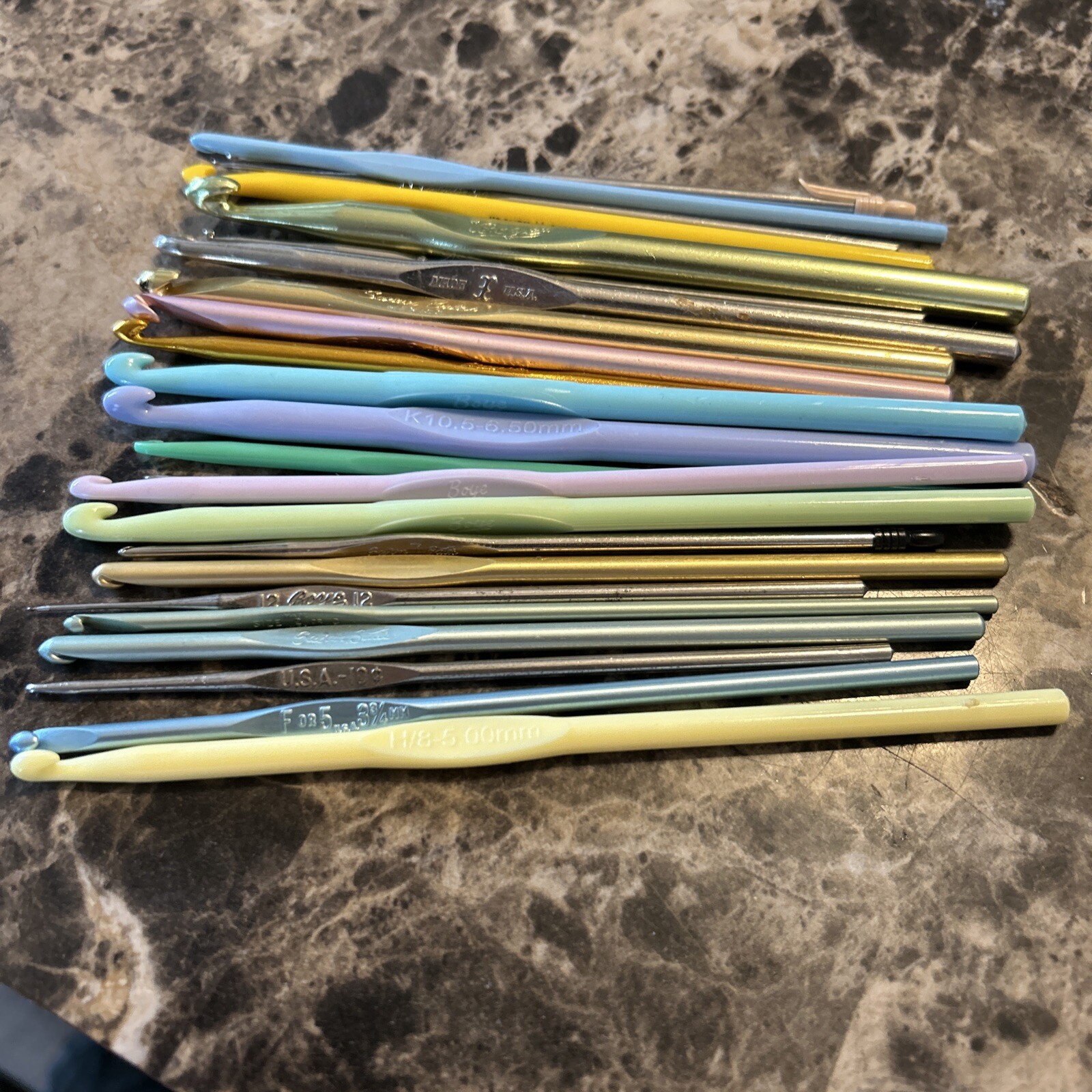 Mixed Lot Of 18 Metal & Plastic BOYE Susan Bates Crochet Hooks eBay