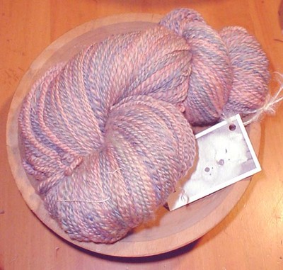 Motomo Gallery / Hand-Spun Merino Yarn / FAIRIES WINGS / 75 yards