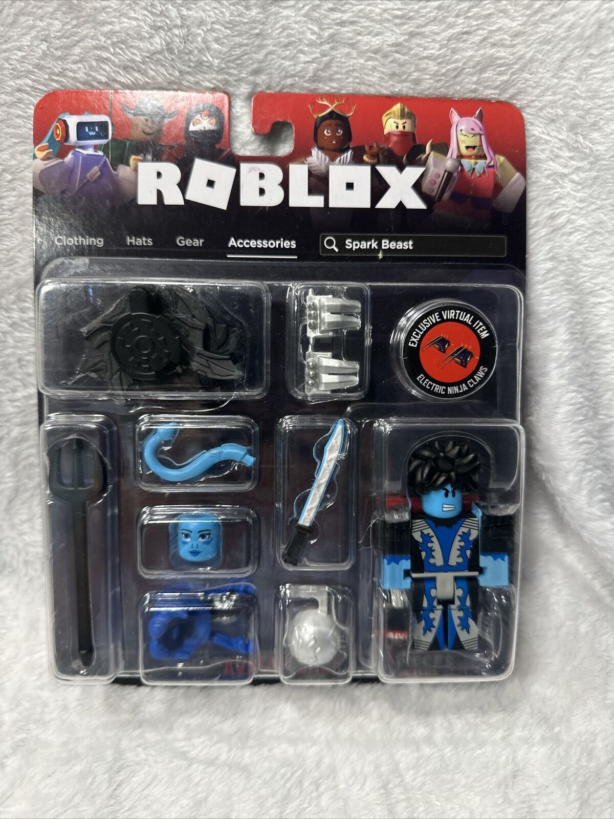 Roblox Avatar Shop Series Collection - Spark Beast Figure Pack [Includes  Exclusive Virtual Item]