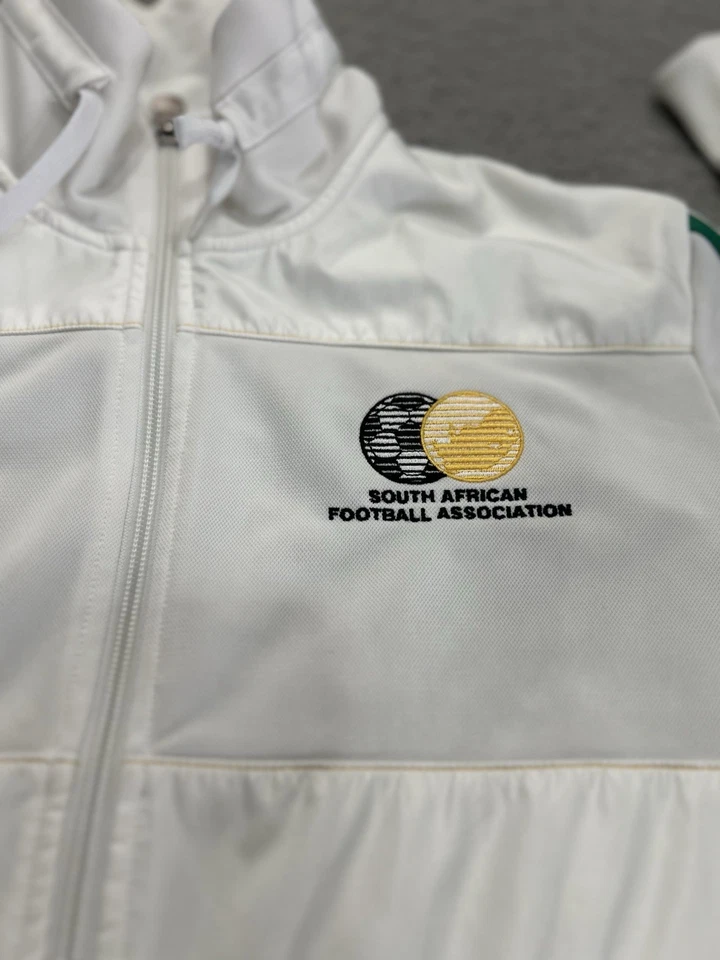 Chaqueta de fútbol Sudáfrica para hombre mediana blanca Adidas suéter de fútbol con cremallera Foto 2 de 4