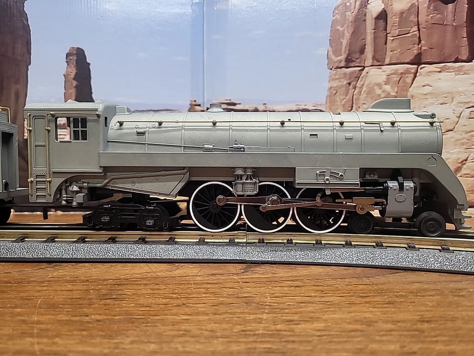 MTH O Gauge 4-6-4 Steam Locomotive And Tender For Project Or Parts Undecorated - Image 4 of 4