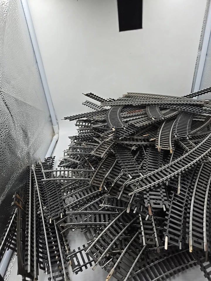  Tyco Bachmann/Life-Like HO Scale 18-30” Radius Track  NS/Steel 150 Rails - Image 4 of 4