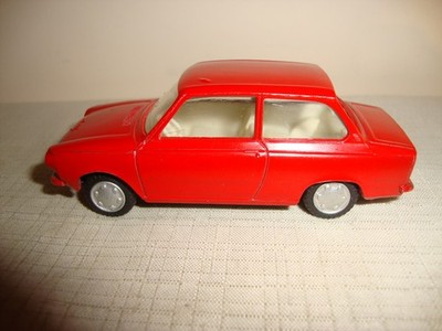 Lion Toys 1:43 - 2 - Coche a escala - Variomatic 55C en Daffodill