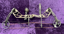 Bear Species RH Compound Bow 70lb 28in Draw