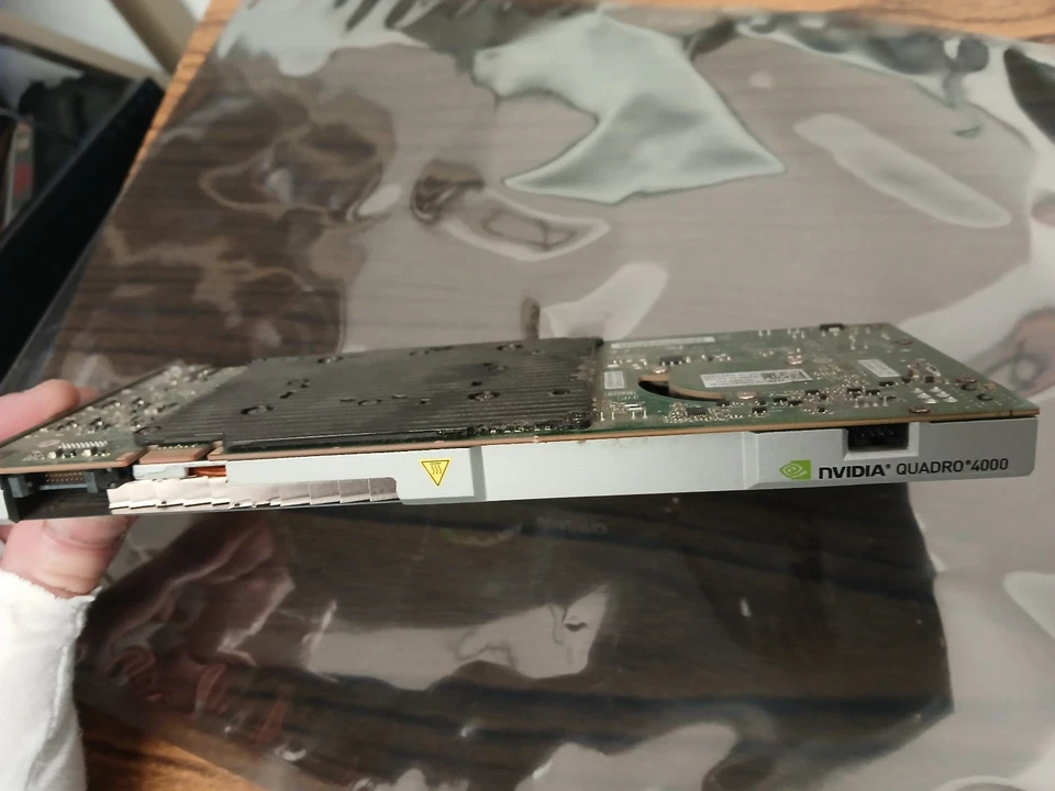 Dell NVIDIA Quadro 4000 038XNM 2GB 256-Bit GDDR5 PCI-E Video Graphics Card - Image 4 of 4