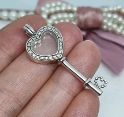 Genuine Pandora Sparkling Key Heart Floating Locket 925 ALE