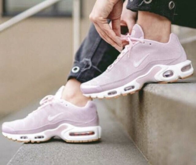 air max plus pink foam