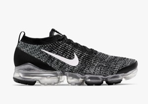 air max vapormax black and white