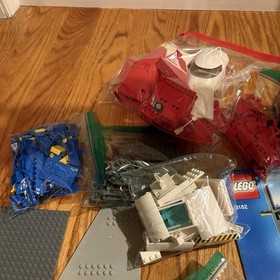 Airport LEGO City Set (3182) 98% Complete Organized with Instructions/Minifigure