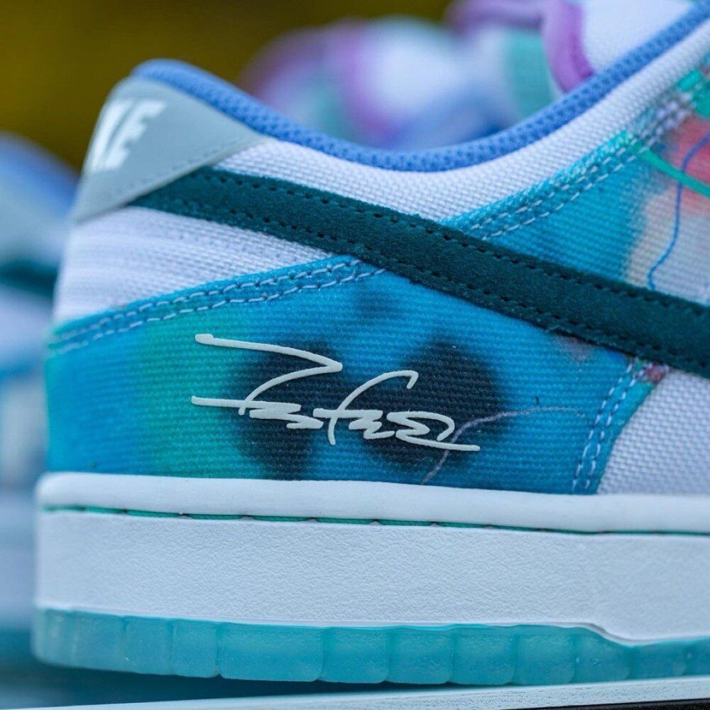 Futura Nike SB Dunk Low White Geode Teal HF6061-400 US 6 Futura Nike SB Dunk Low White Geode Teal HF6061-400 US 6