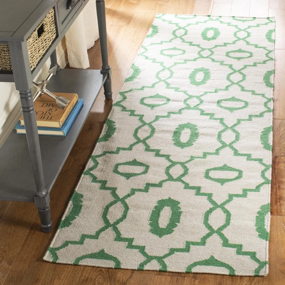 SAFAVIEH Dhurries DHU205B Handwoven Ivory / Green Rug - Image 2 of 4