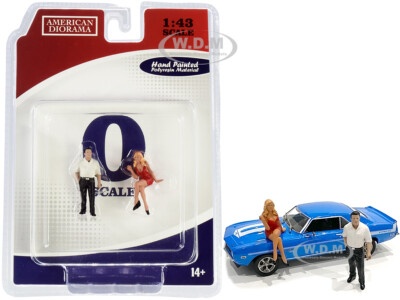 70S STYLE TWO FIGURINES SET II FOR 1/43 SCALE MODELS BY AMERICAN DIORAMA 38352