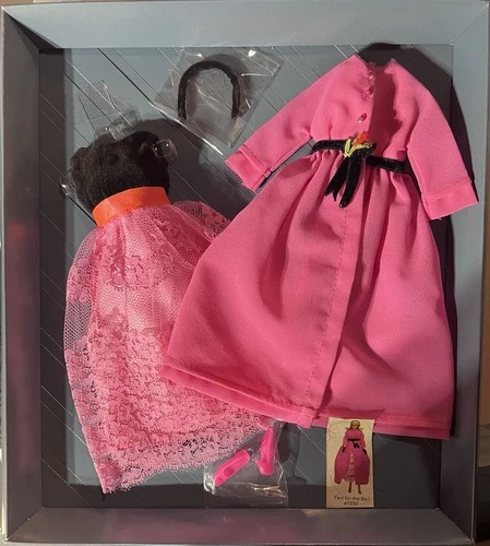 Barbie: Francie VINTAGE # 1232“Two For The Ball “Outfit! Beautiful!
